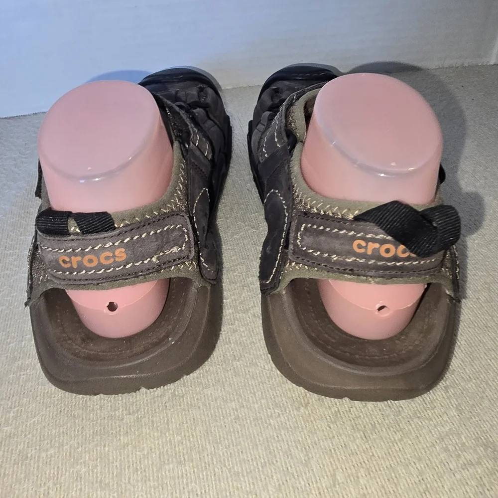 Crocs Men's Swiftwater Walnut/Khaki Fisherman Sandals in size M8